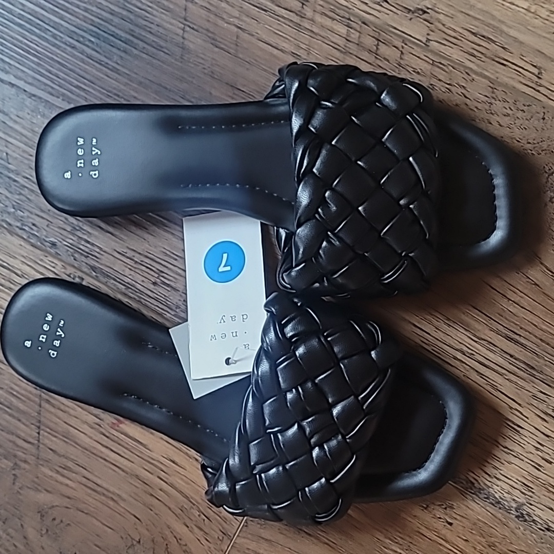 A New Day Sandals, Size 7, Black, Chunky, Braids, Memory Foam